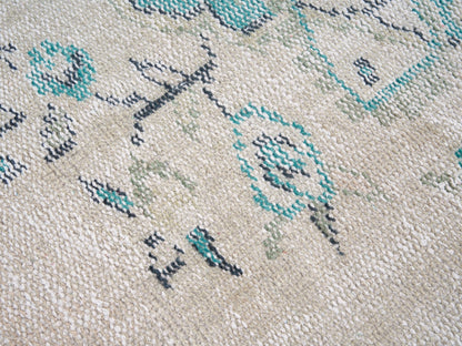 8695 - 4'11" x 8'10"