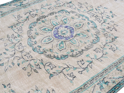 8695 - 4'11" x 8'10"