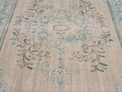 8718 - 5'11" x 9'11"