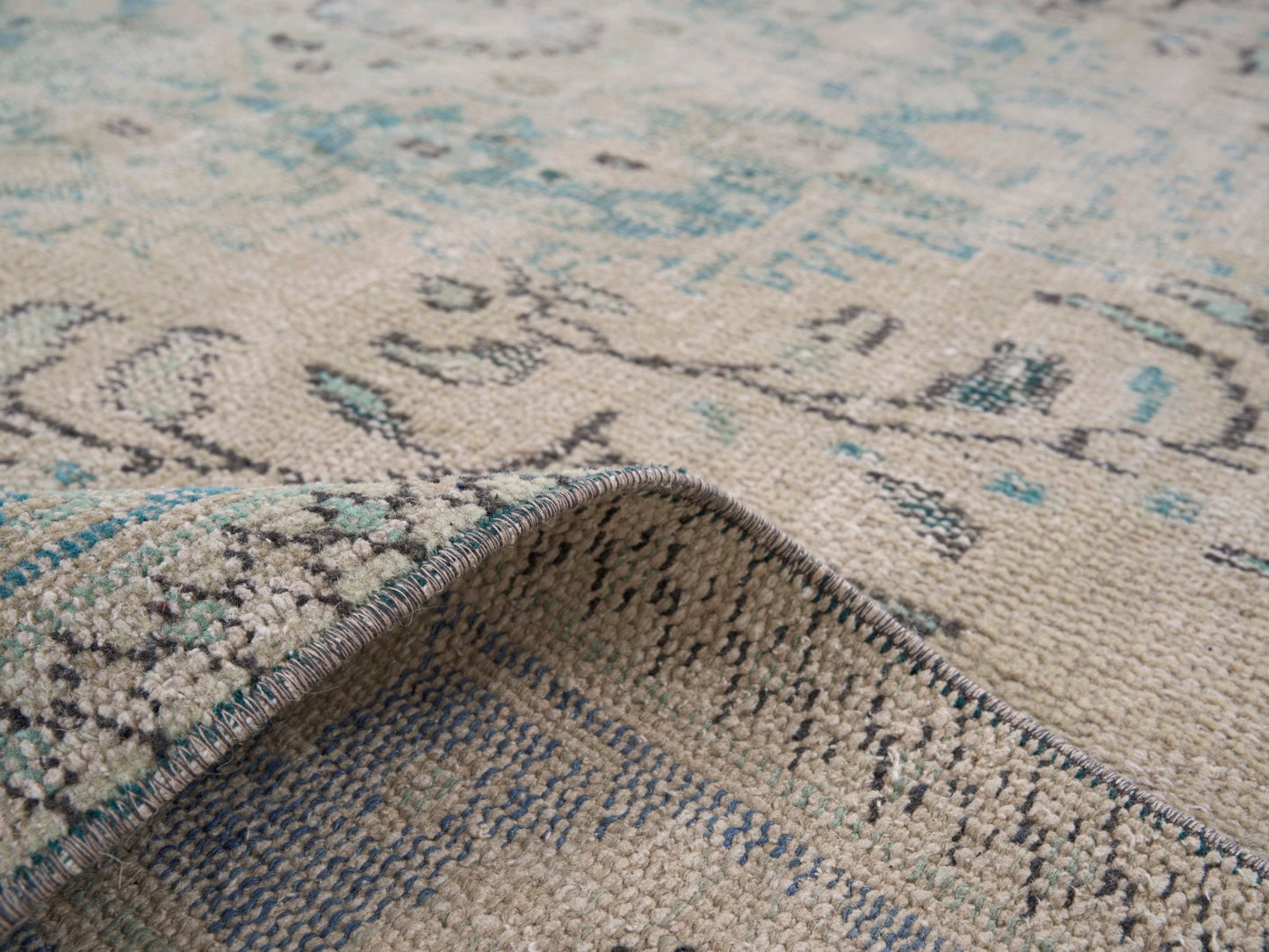 8718 - 5'11" x 9'11"