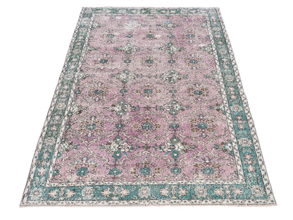 8705 - 4'11" x 8'11"