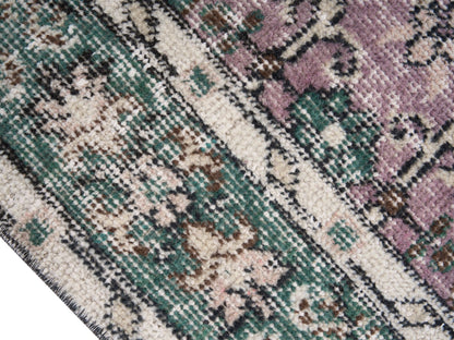 8705 - 4'11" x 8'11"