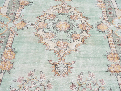 8682 - 5'10" x 10'6"