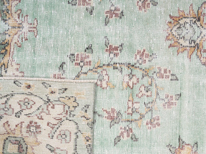 8682 - 5'10" x 10'6"