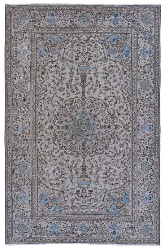 XL233 - 8'1" x 12'3"